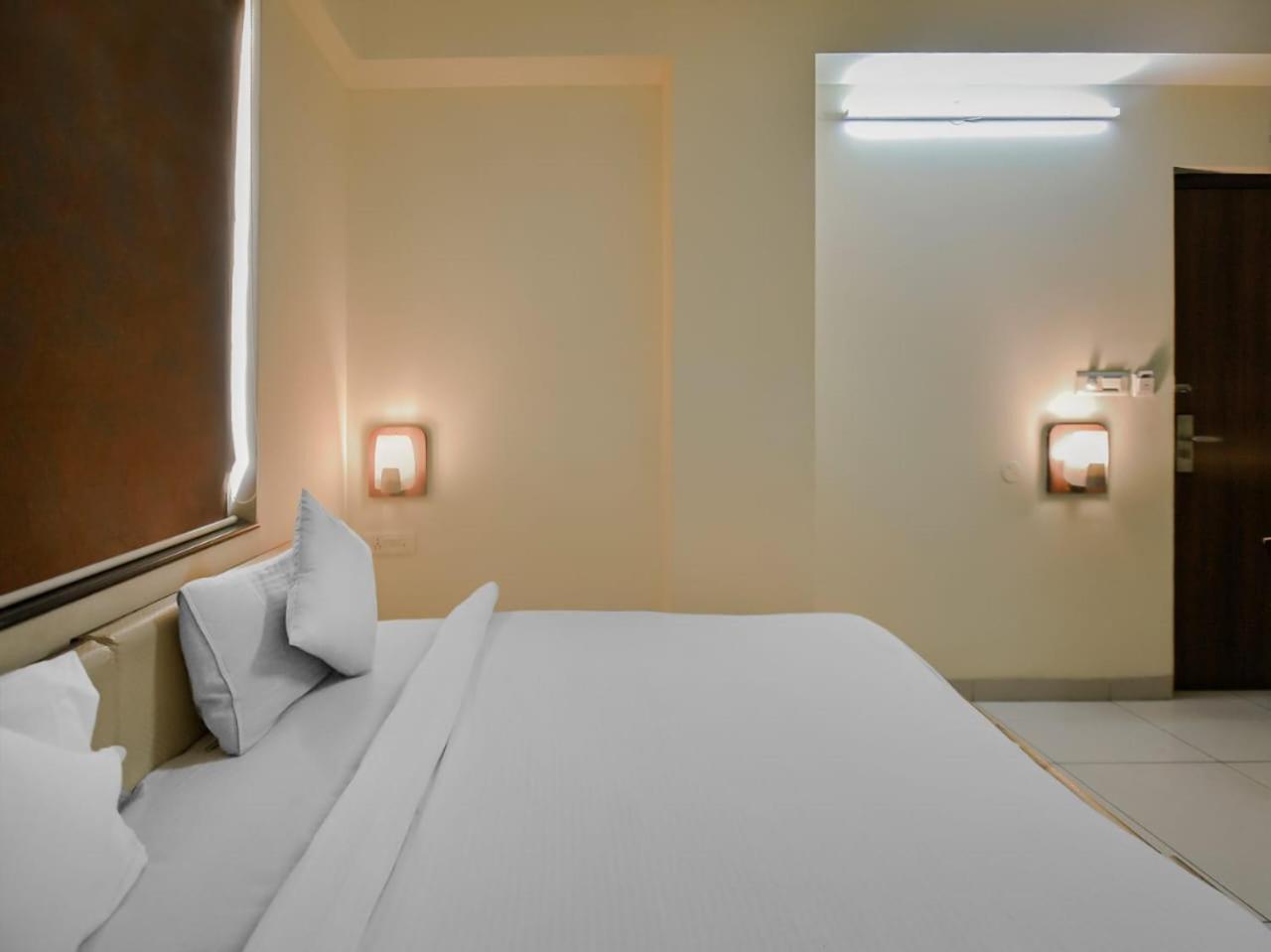 Hotel Vijaydeep Place Near Delhi Airport Nuova Delhi Esterno foto