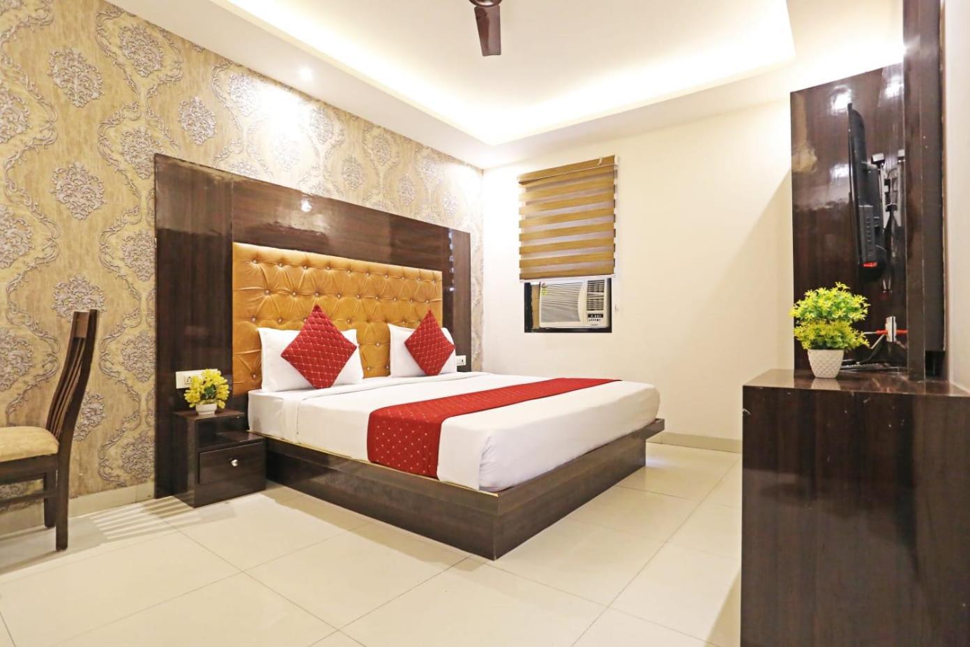 Hotel Vijaydeep Place Near Delhi Airport Nuova Delhi Esterno foto