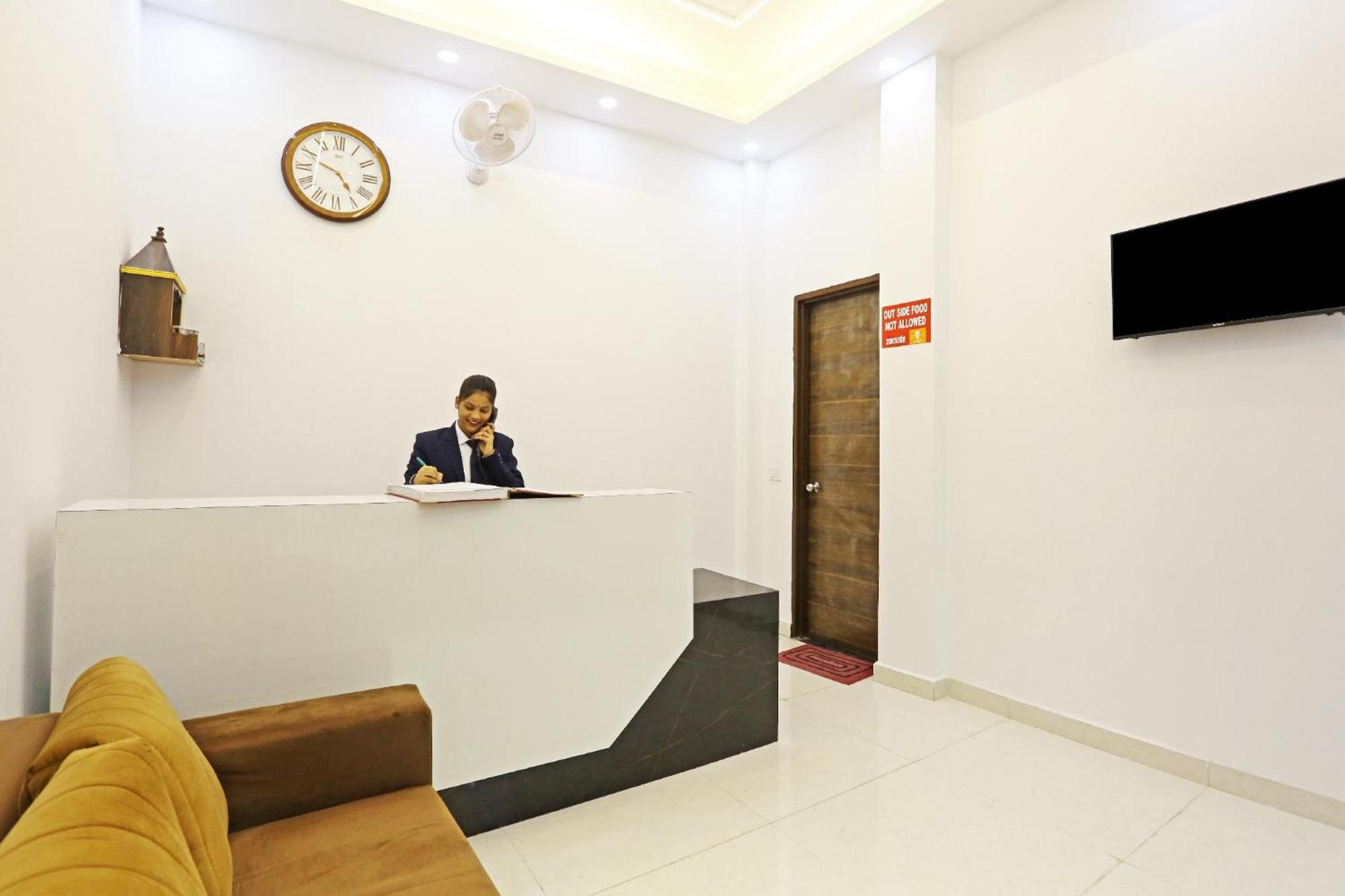 Hotel Vijaydeep Place Near Delhi Airport Nuova Delhi Esterno foto