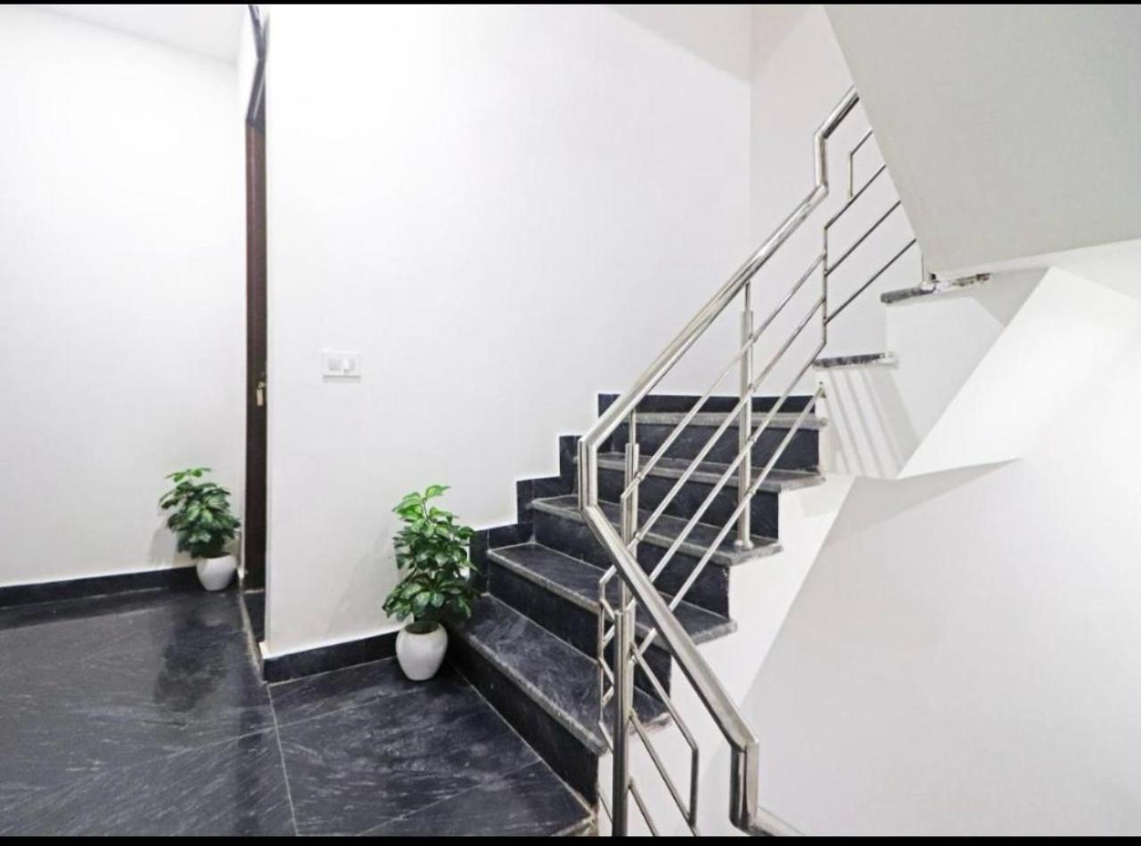 Hotel Vijaydeep Place Near Delhi Airport Nuova Delhi Esterno foto