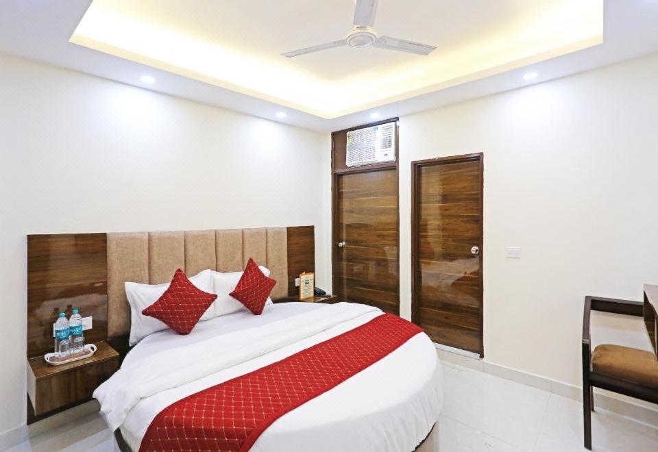 Hotel Vijaydeep Place Near Delhi Airport Nuova Delhi Esterno foto