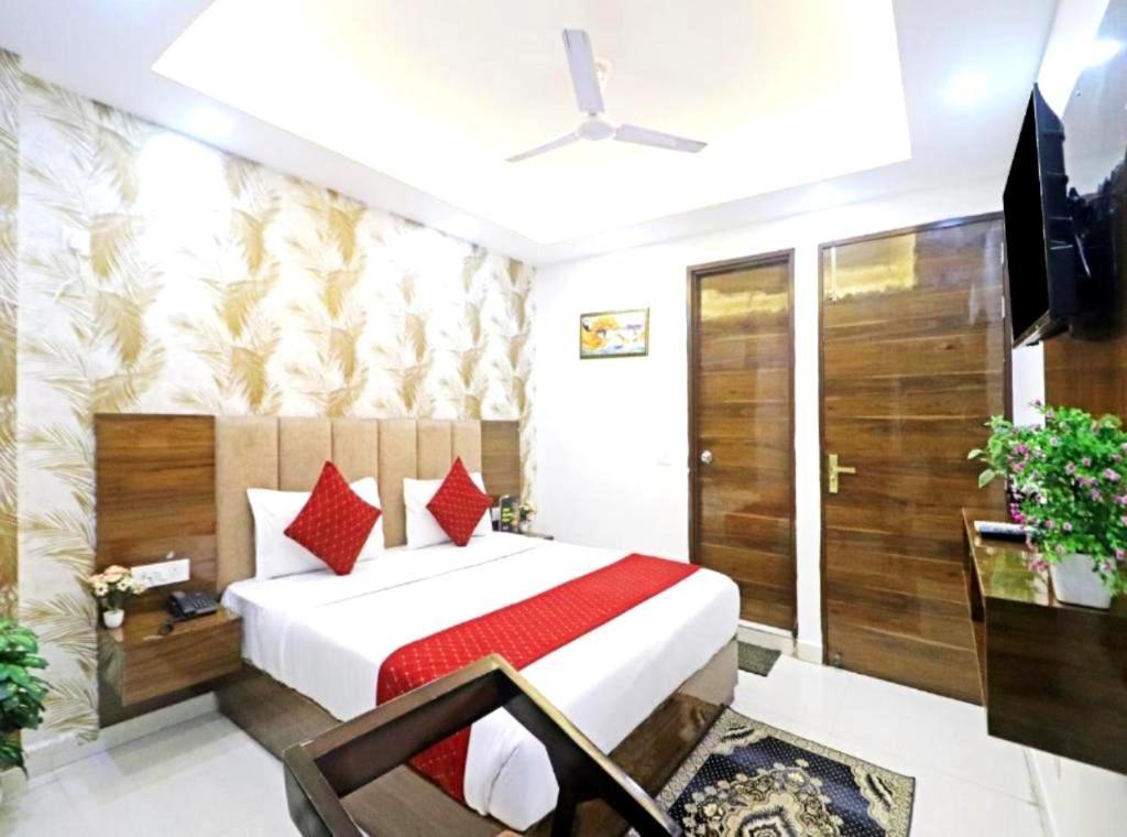Hotel Vijaydeep Place Near Delhi Airport Nuova Delhi Esterno foto