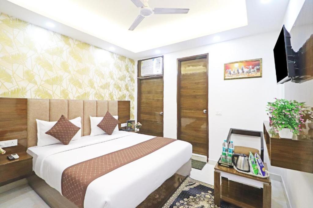 Hotel Vijaydeep Place Near Delhi Airport Nuova Delhi Esterno foto