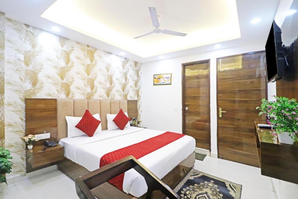 Hotel Vijaydeep Place Near Delhi Airport Nuova Delhi Esterno foto